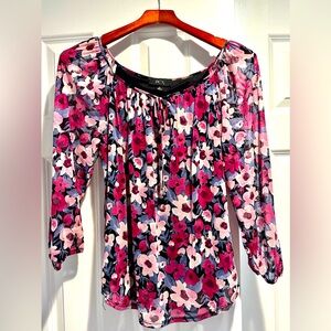 BCX floral top SizeM black body underlay Worn 1x